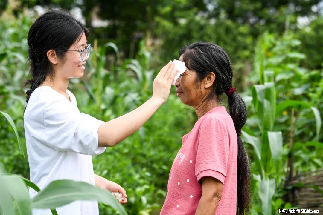 全网追的“扁担女孩”,找了一份暑假工,时薪12元 - 武威生活资讯 - 武威28生活网 wuwei.28life.com